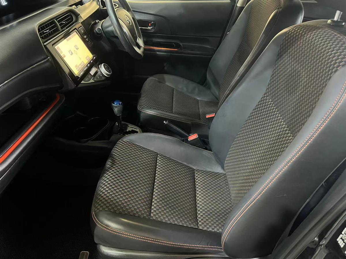 2015 Toyota Aqua thumbnail