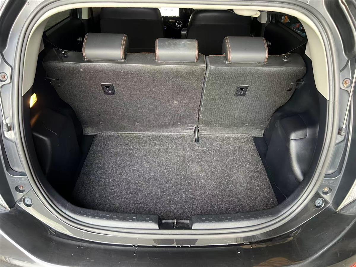 2015 Toyota Aqua thumbnail