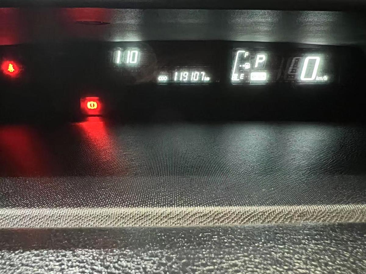 2015 Toyota Aqua thumbnail