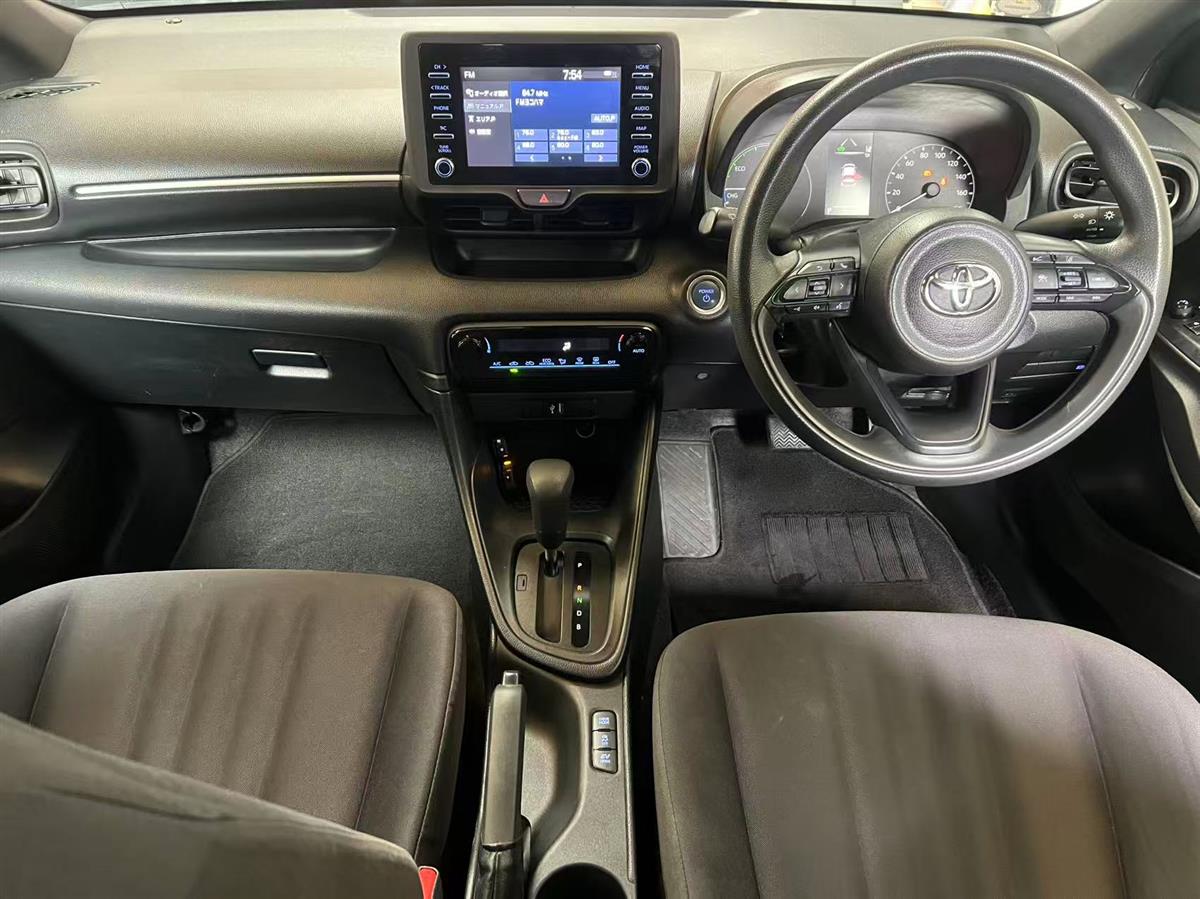 2021 Toyota Yaris thumbnail