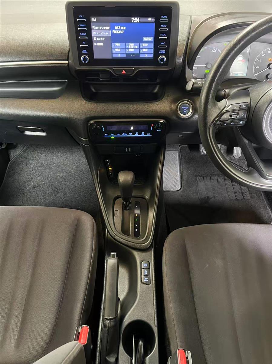 2021 Toyota Yaris thumbnail