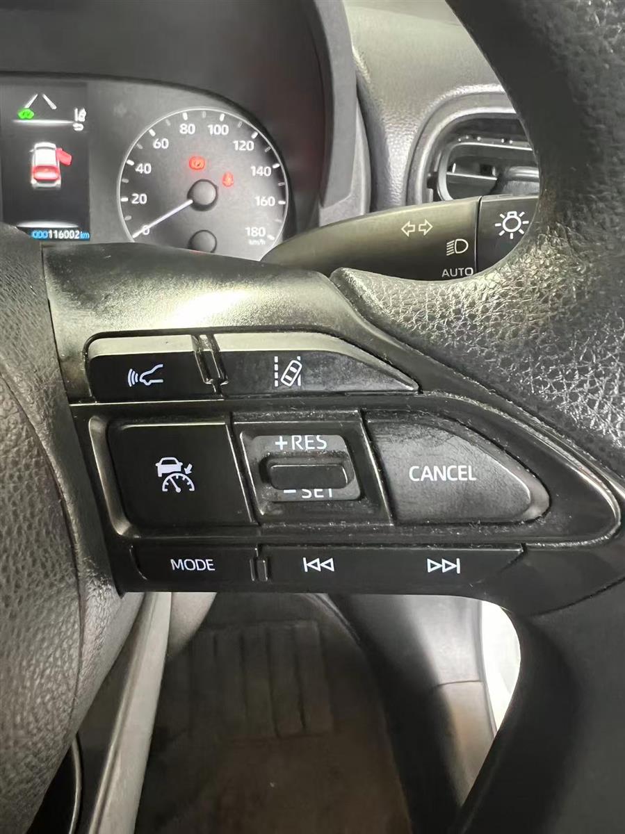2021 Toyota Yaris thumbnail