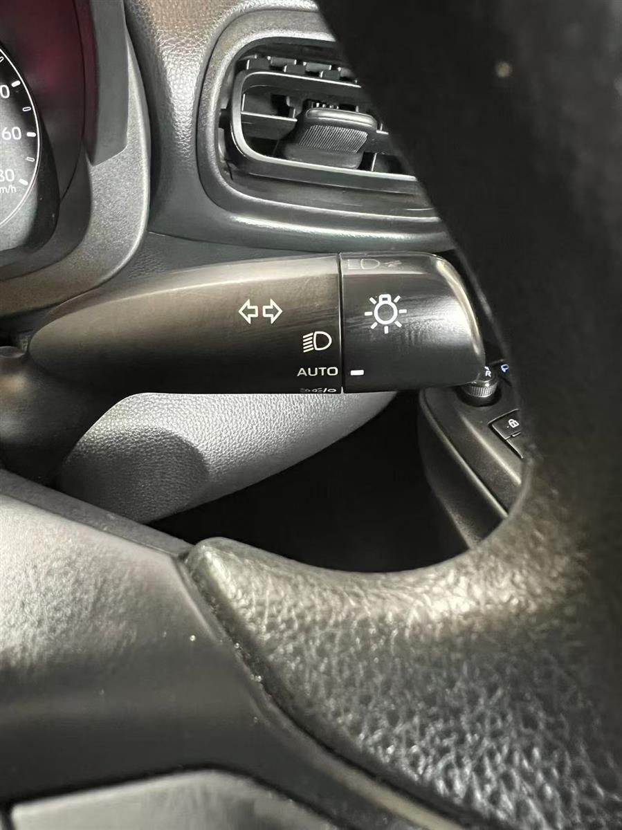 2021 Toyota Yaris thumbnail