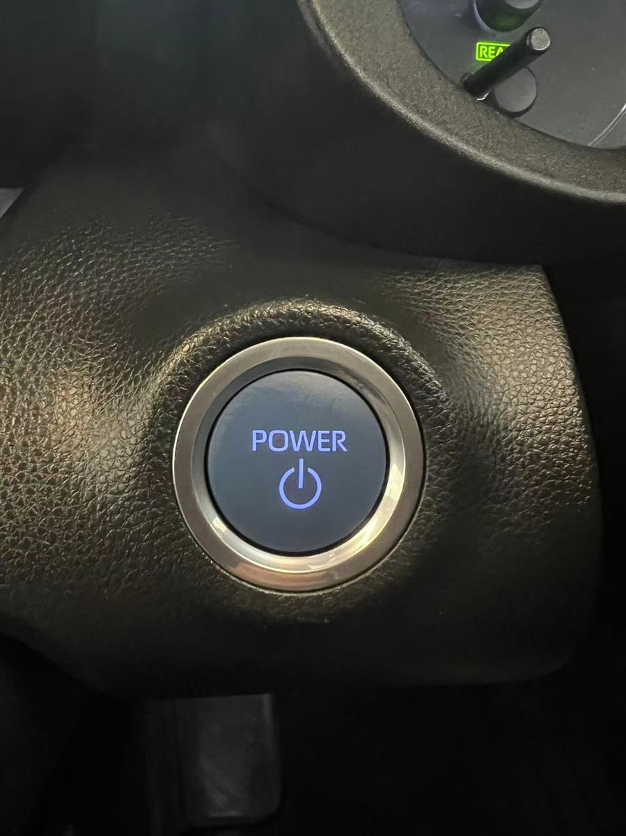 2021 Toyota Yaris thumbnail
