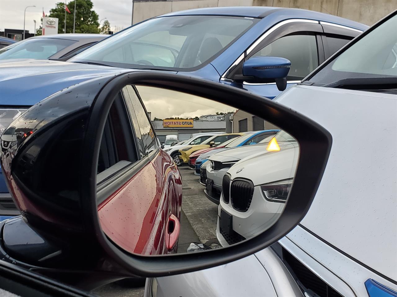 2023 Mazda MX-30 thumbnail