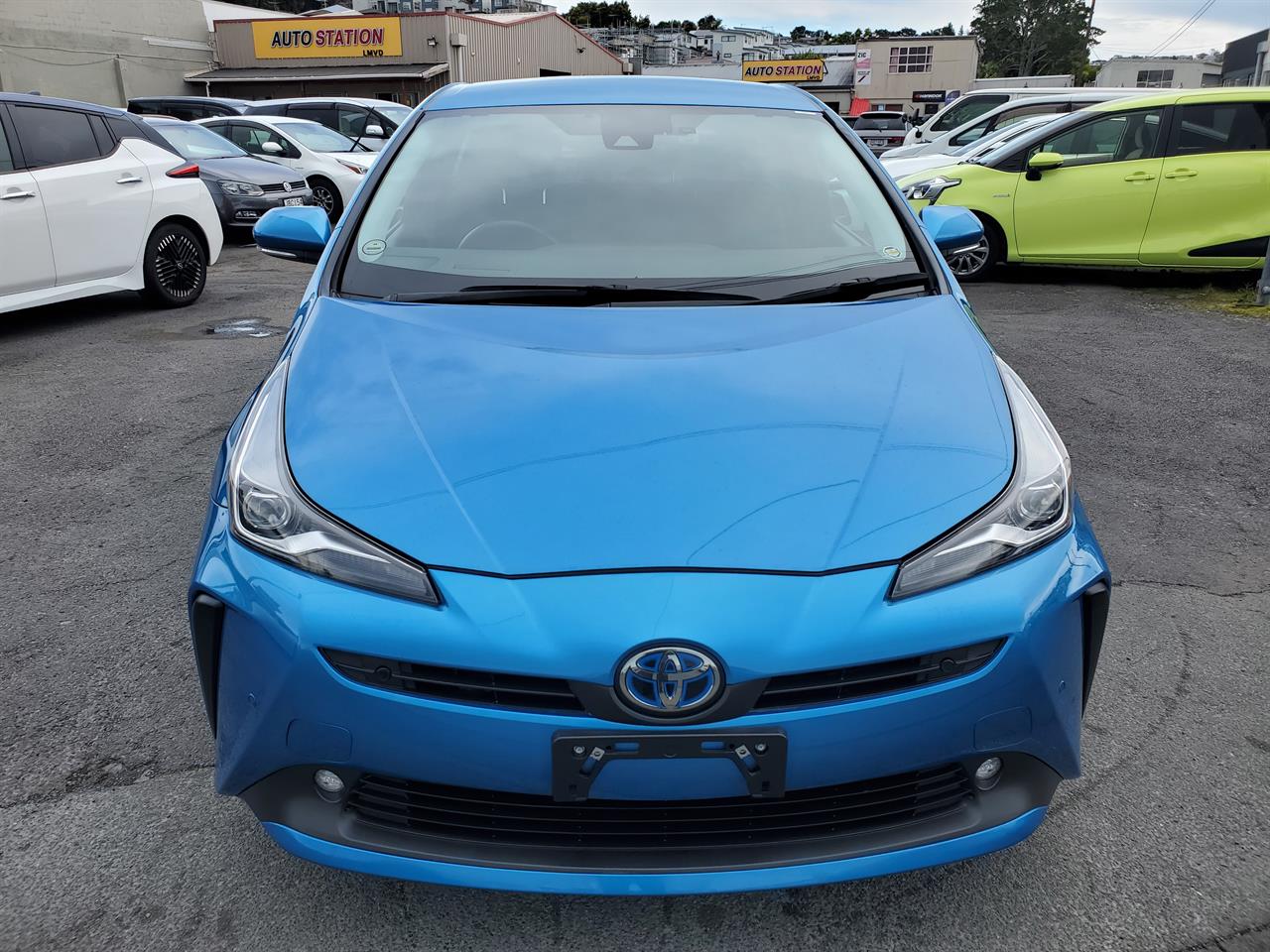 2019 Toyota Prius thumbnail