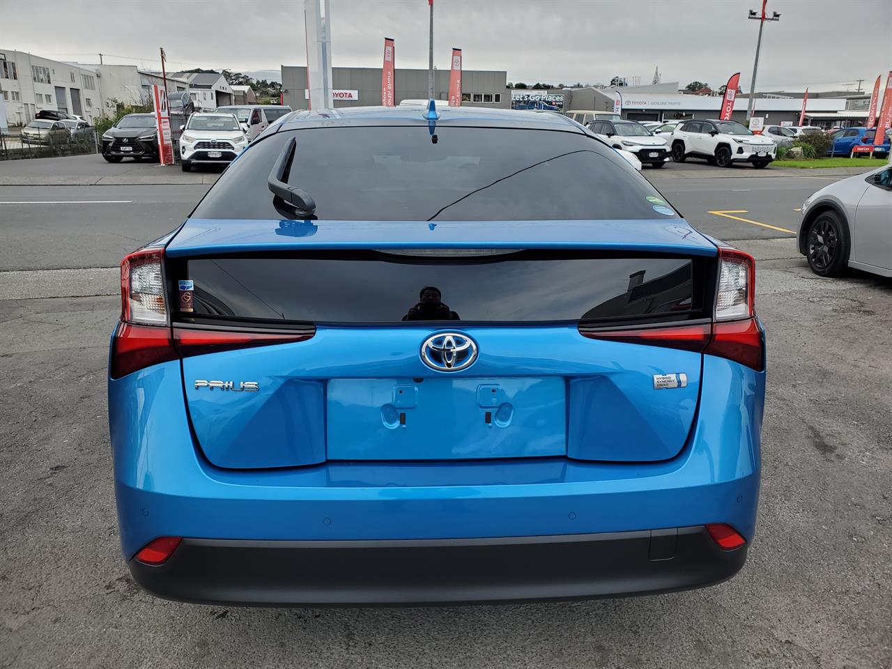 2019 Toyota Prius thumbnail