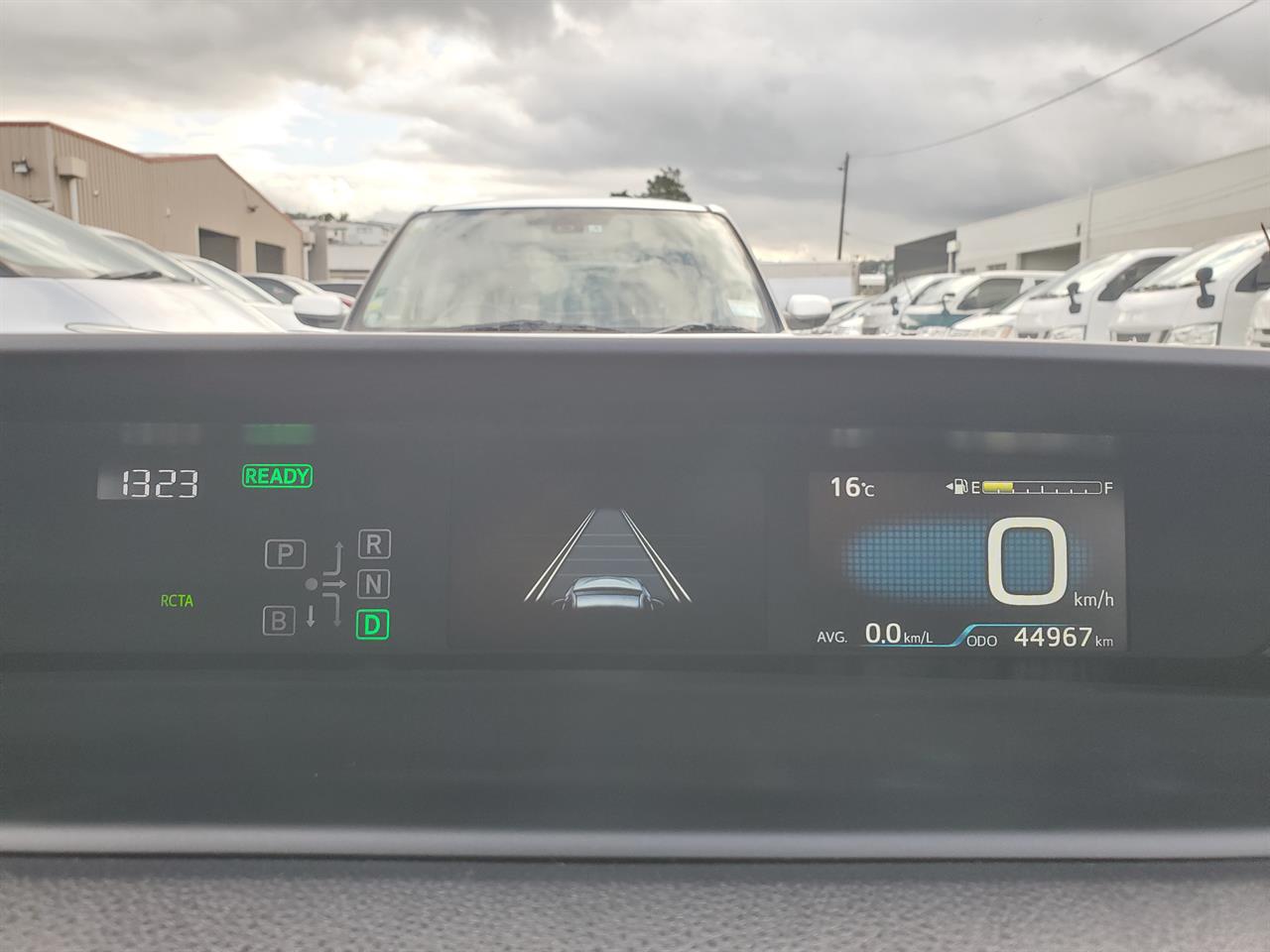 2019 Toyota Prius thumbnail