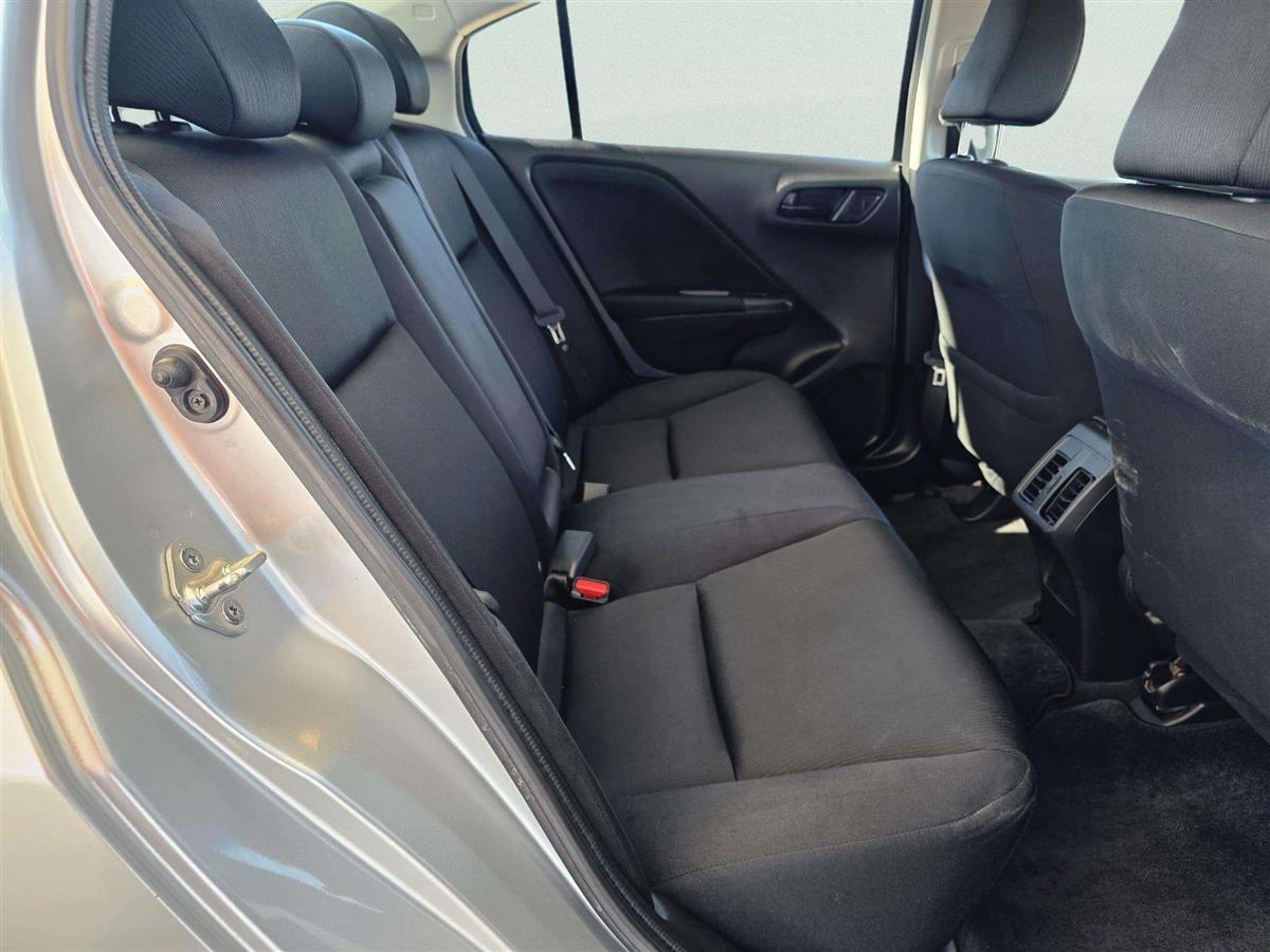 2015 Honda Grace thumbnail
