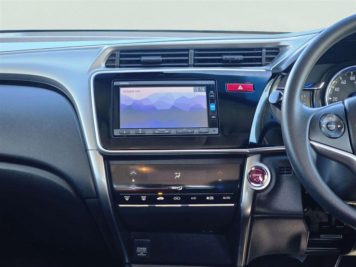 2015 Honda Grace thumbnail