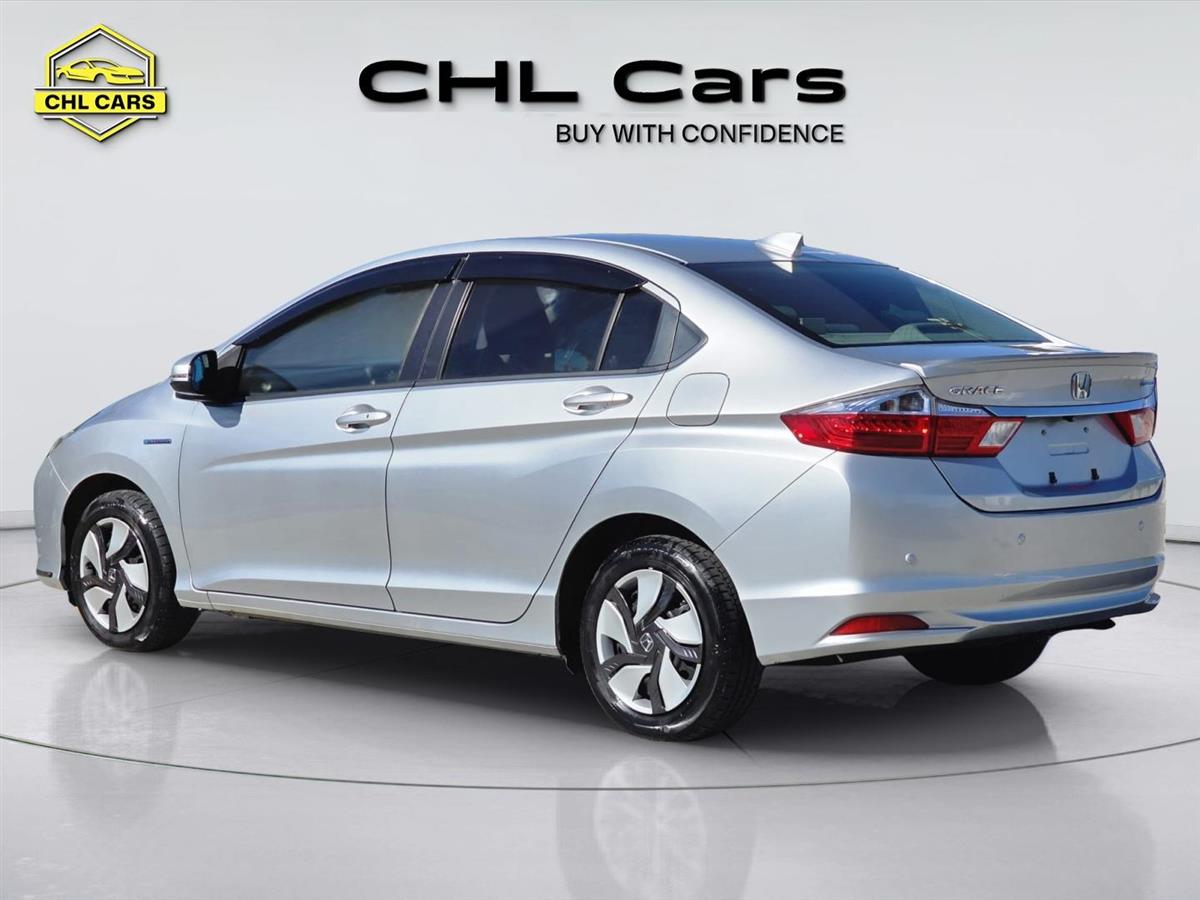 2015 Honda Grace thumbnail