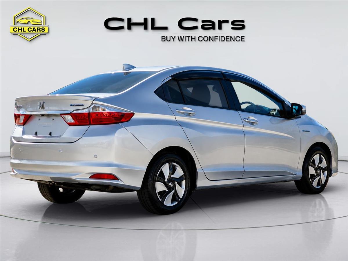 2015 Honda Grace thumbnail