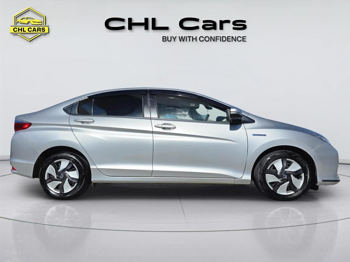 2015 Honda Grace thumbnail