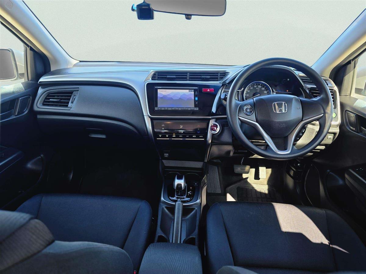 2015 Honda Grace thumbnail
