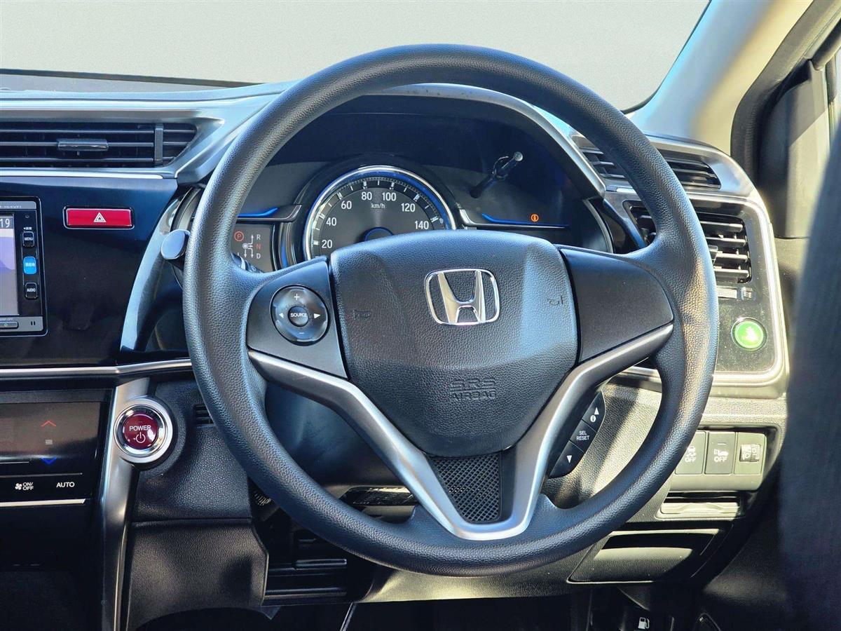 2015 Honda Grace thumbnail