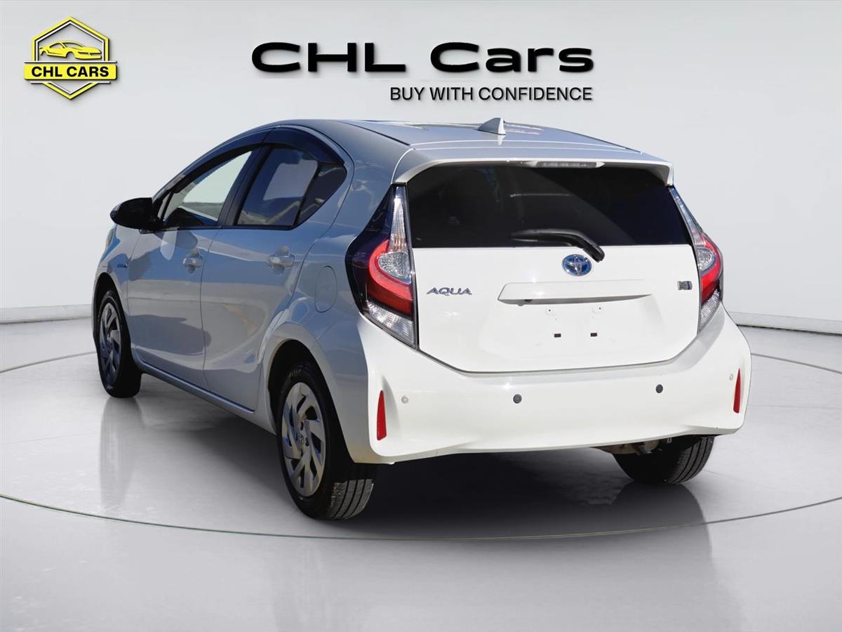 2017 Toyota Aqua thumbnail