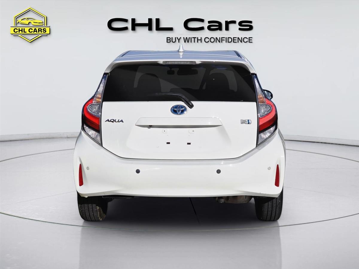 2017 Toyota Aqua thumbnail