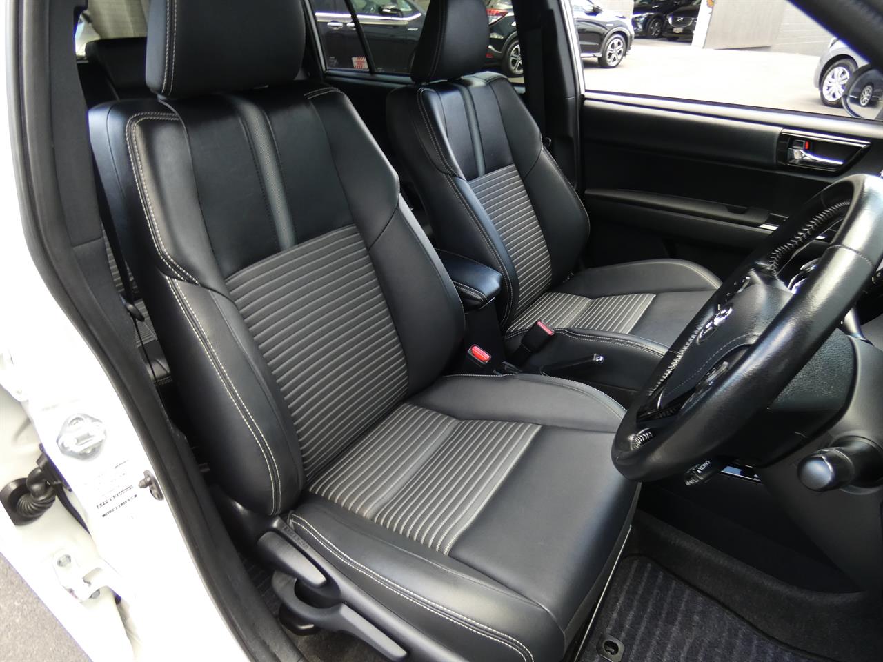 2018 Toyota COROLLA thumbnail