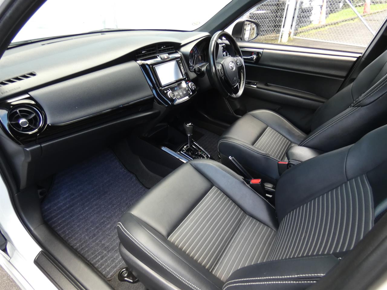 2018 Toyota COROLLA thumbnail