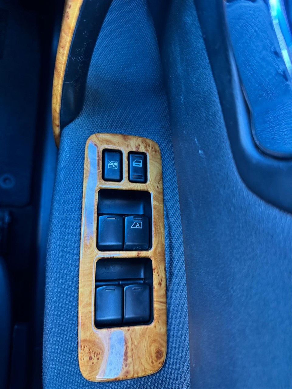 2012 Nissan DUALIS thumbnail