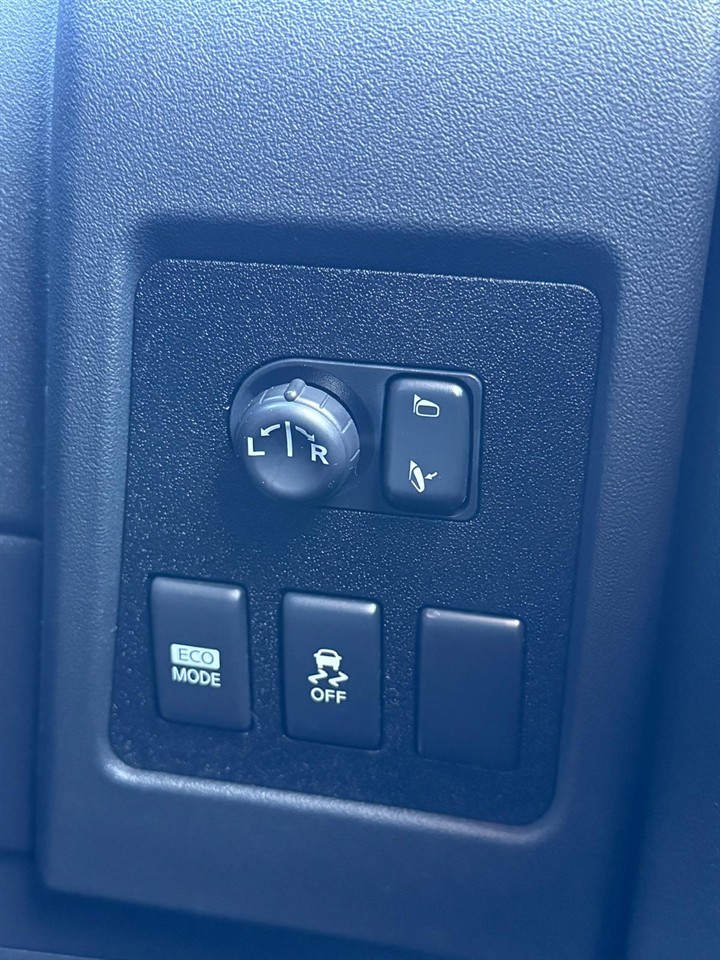 2012 Nissan DUALIS thumbnail