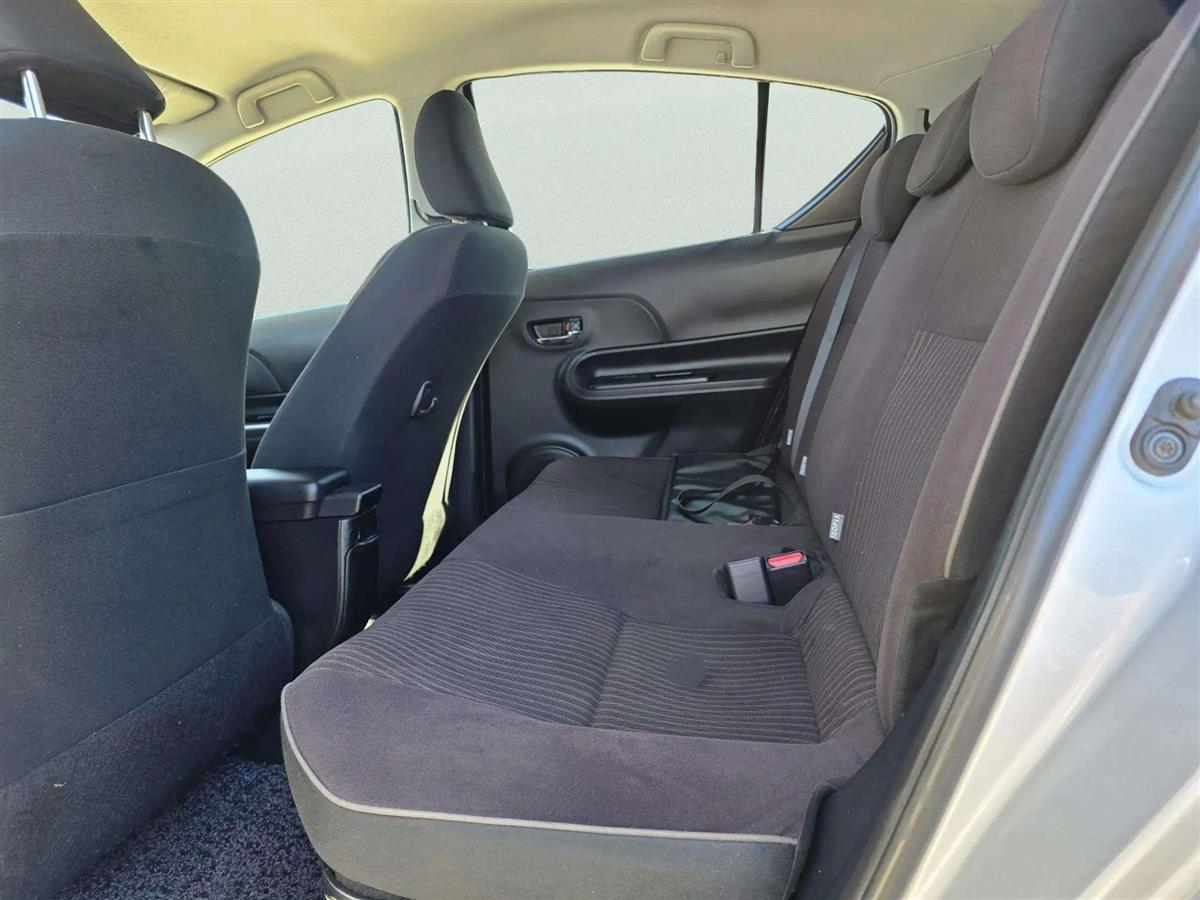 2016 Toyota Aqua thumbnail
