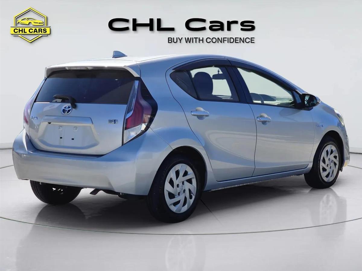 2016 Toyota Aqua thumbnail