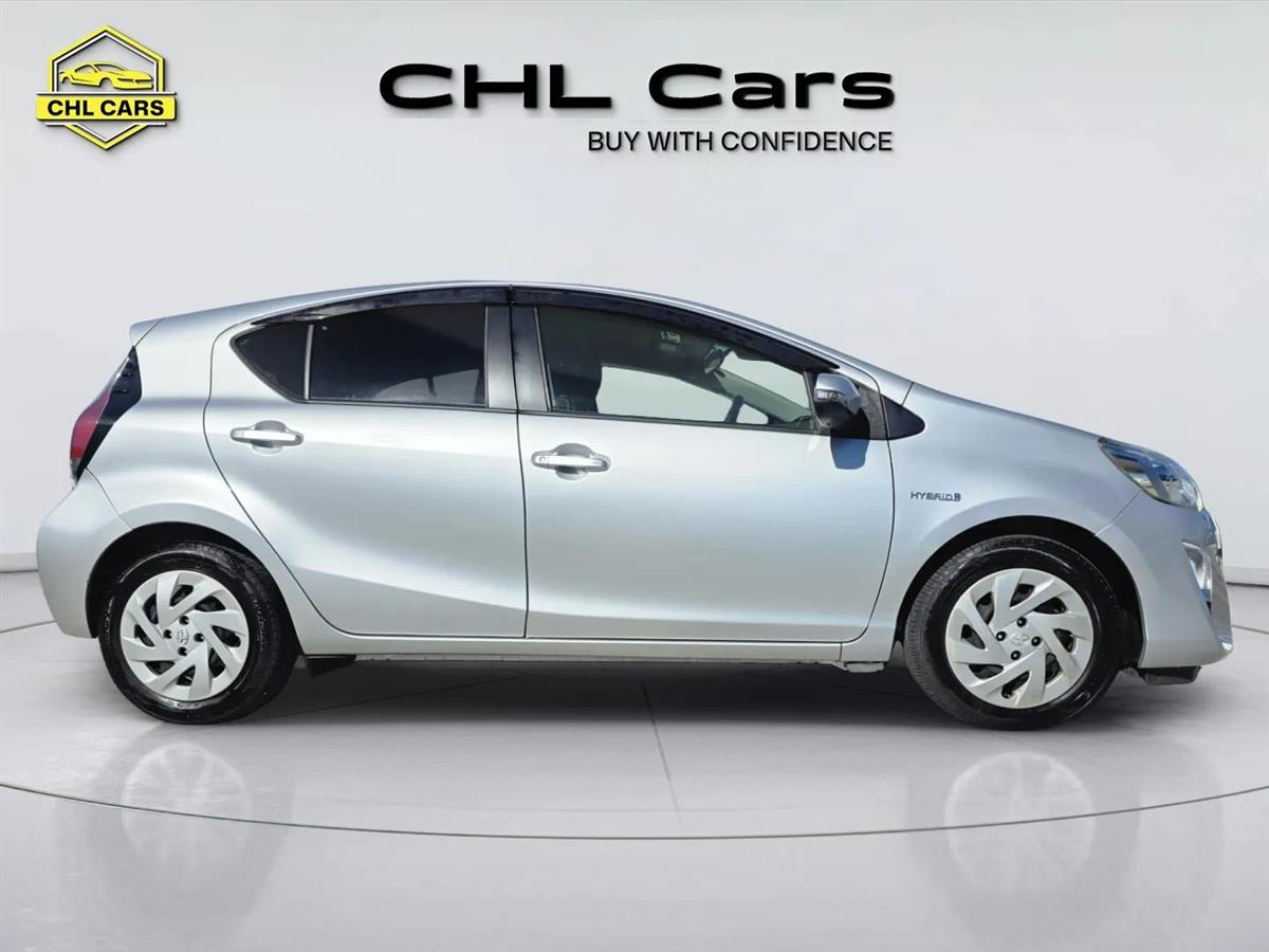 2016 Toyota Aqua thumbnail