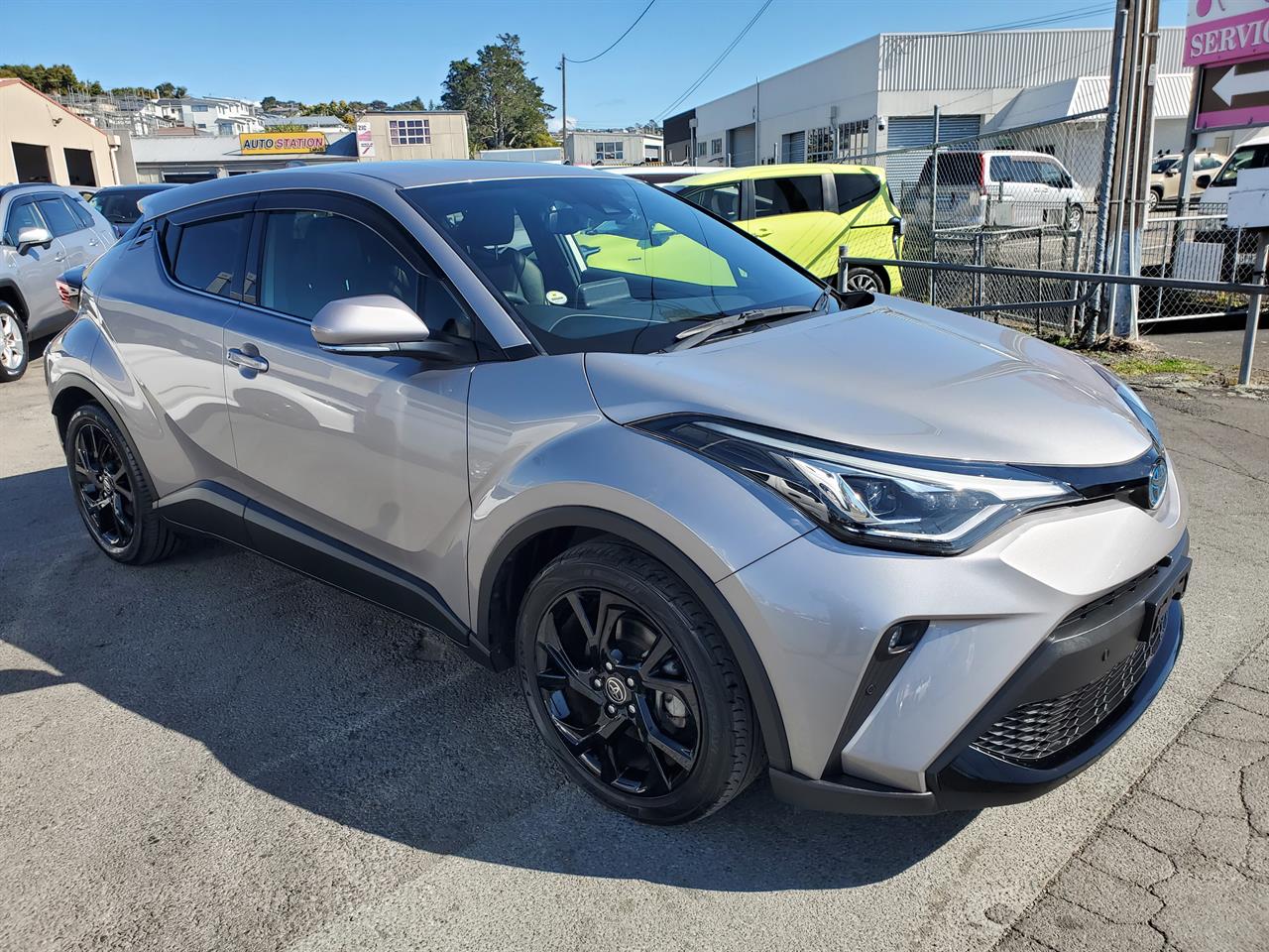 2021 Toyota C-HR thumbnail