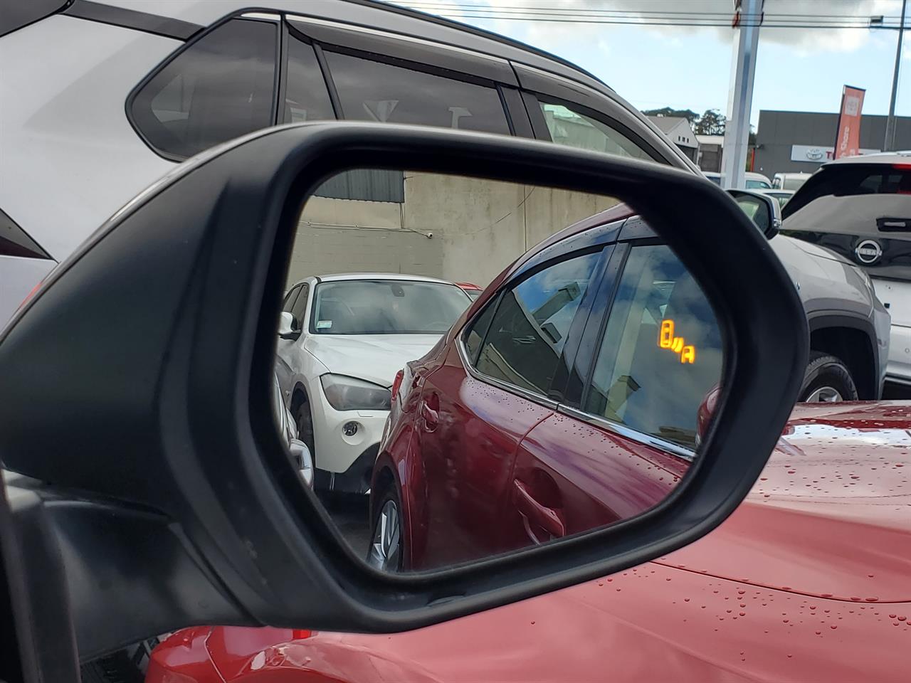 2021 Toyota C-HR thumbnail