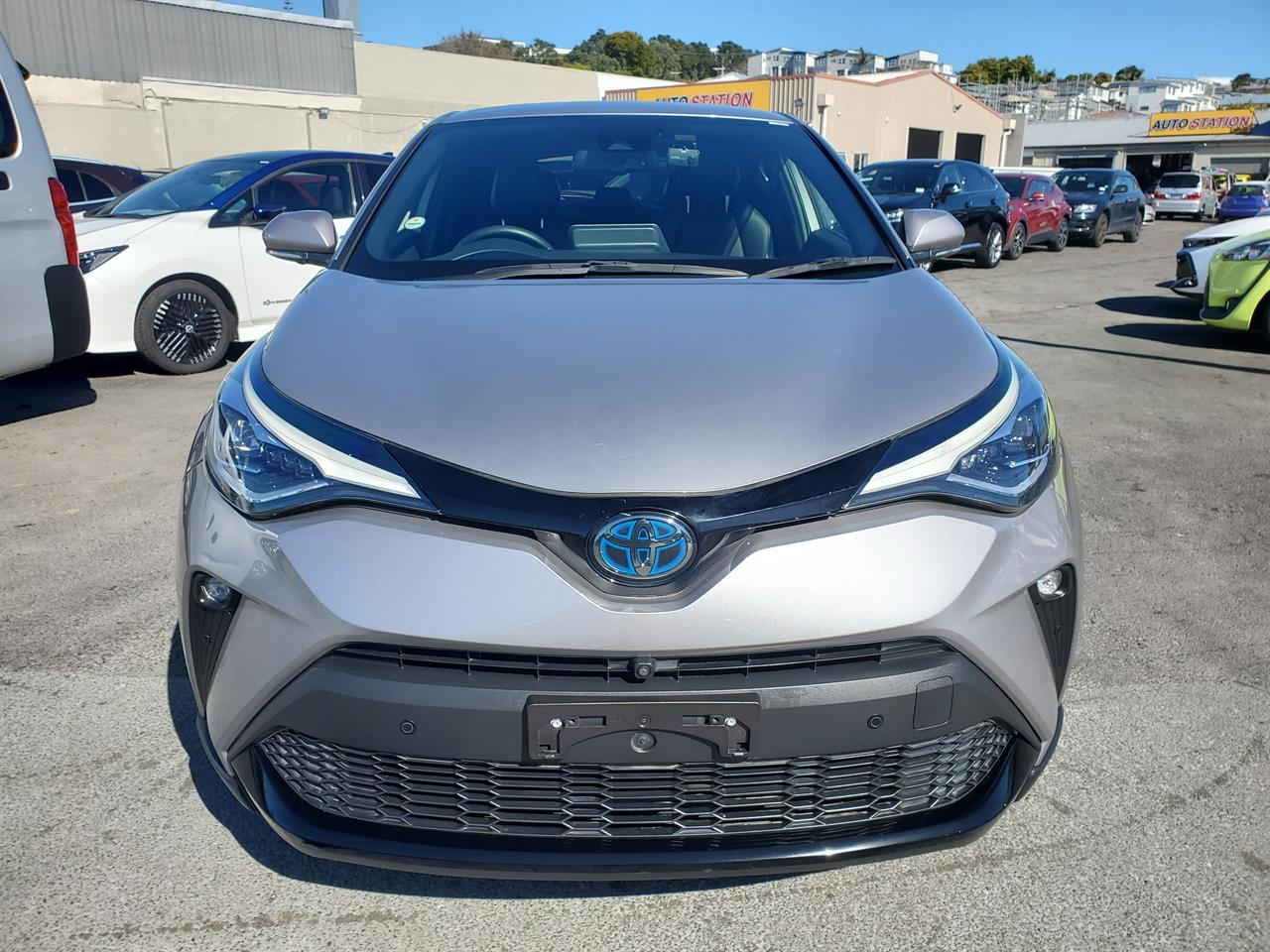2021 Toyota C-HR thumbnail