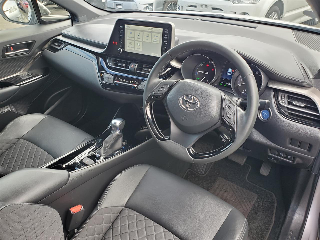 2021 Toyota C-HR thumbnail