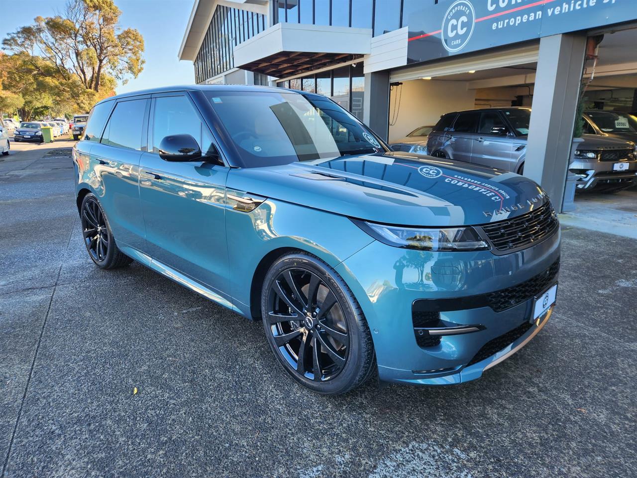 2023 Land Rover Range Rover Sport thumbnail