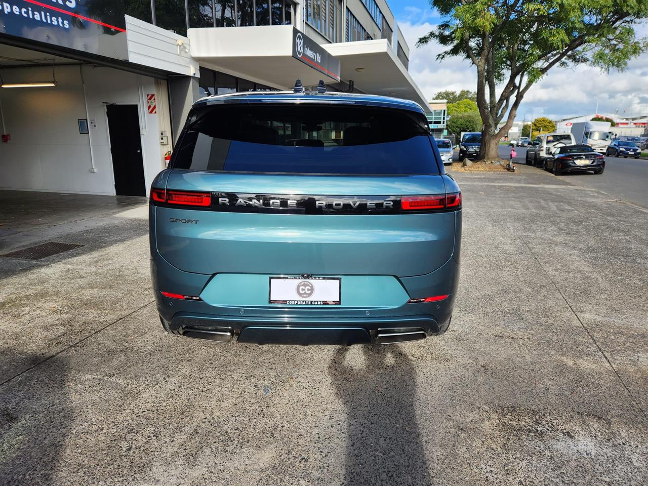 2023 Land Rover Range Rover Sport thumbnail