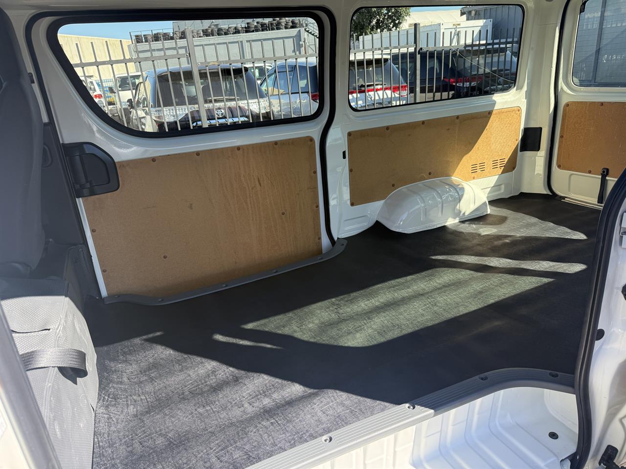 2021 Toyota Hiace thumbnail