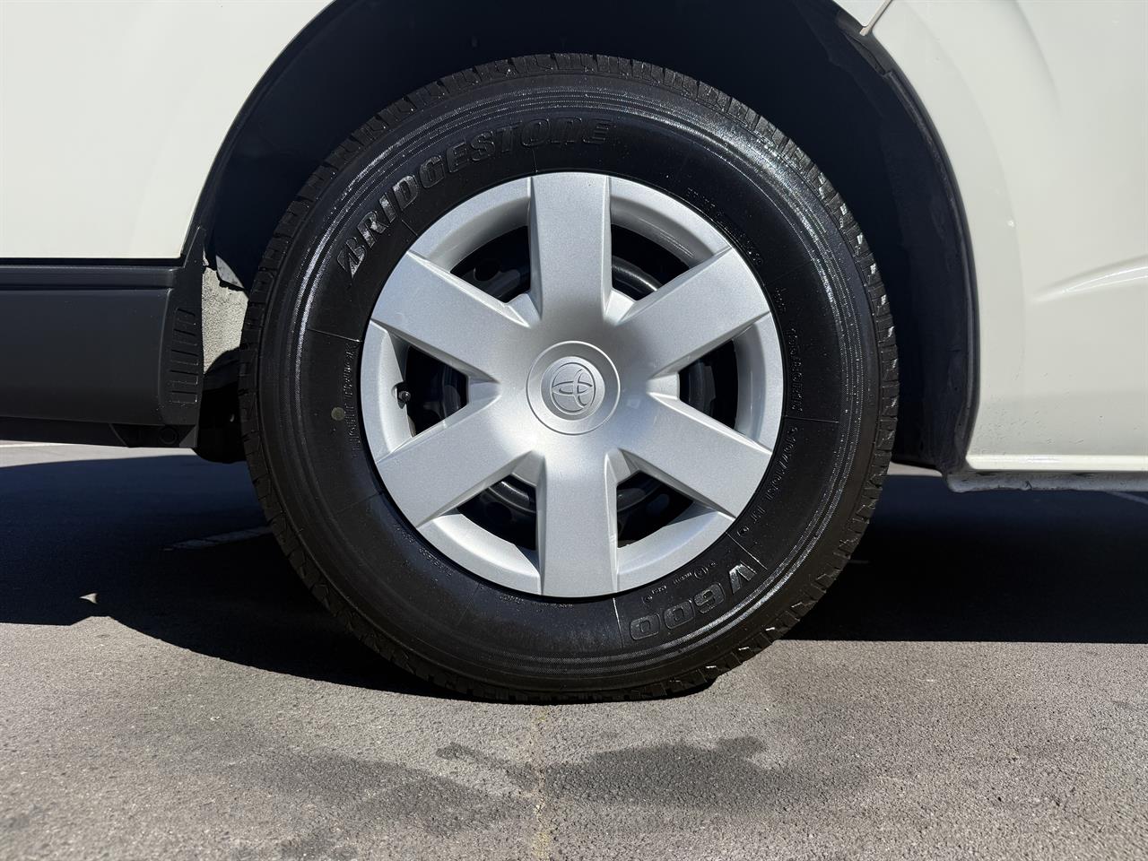 2021 Toyota Hiace thumbnail