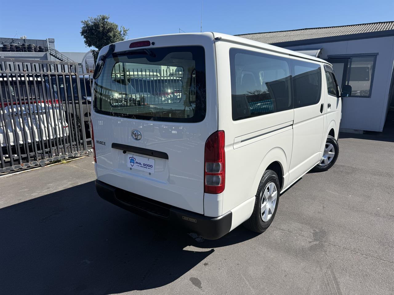 2021 Toyota Hiace thumbnail