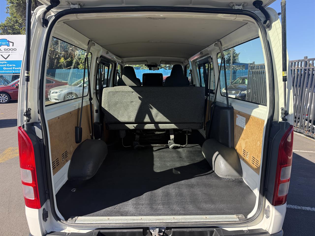 2019 Toyota Hiace thumbnail