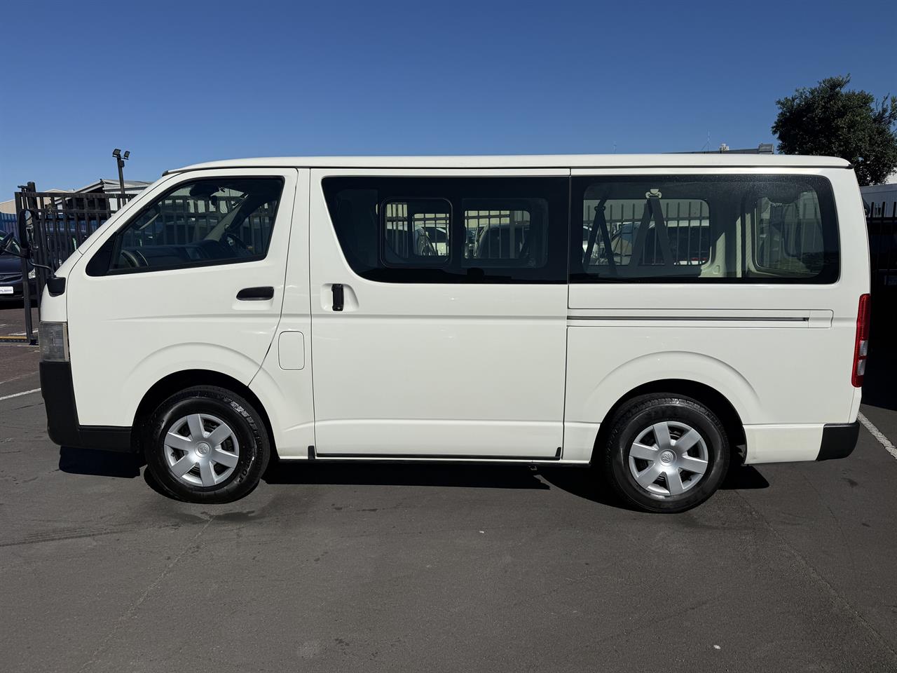 2019 Toyota Hiace thumbnail