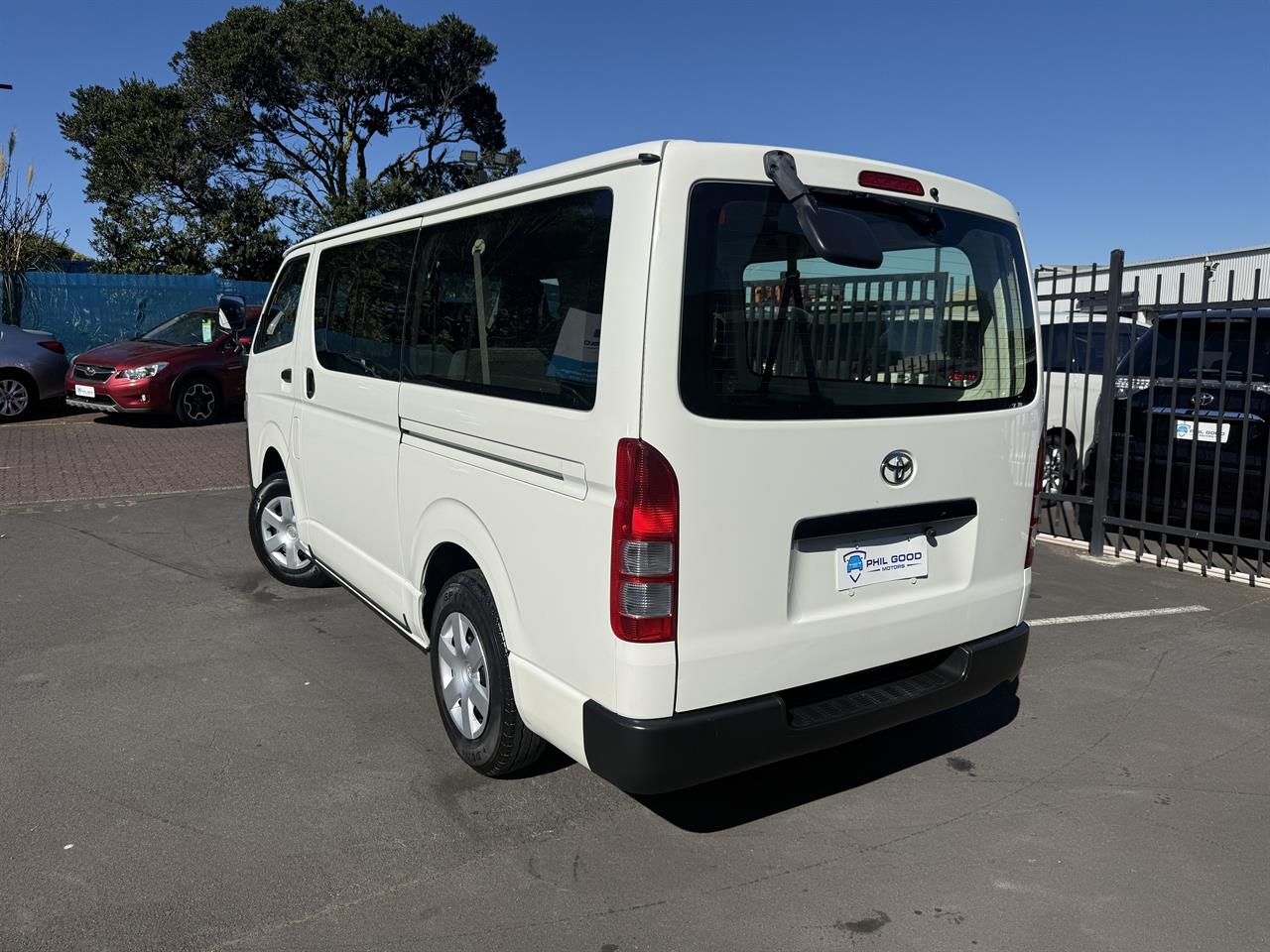 2019 Toyota Hiace thumbnail