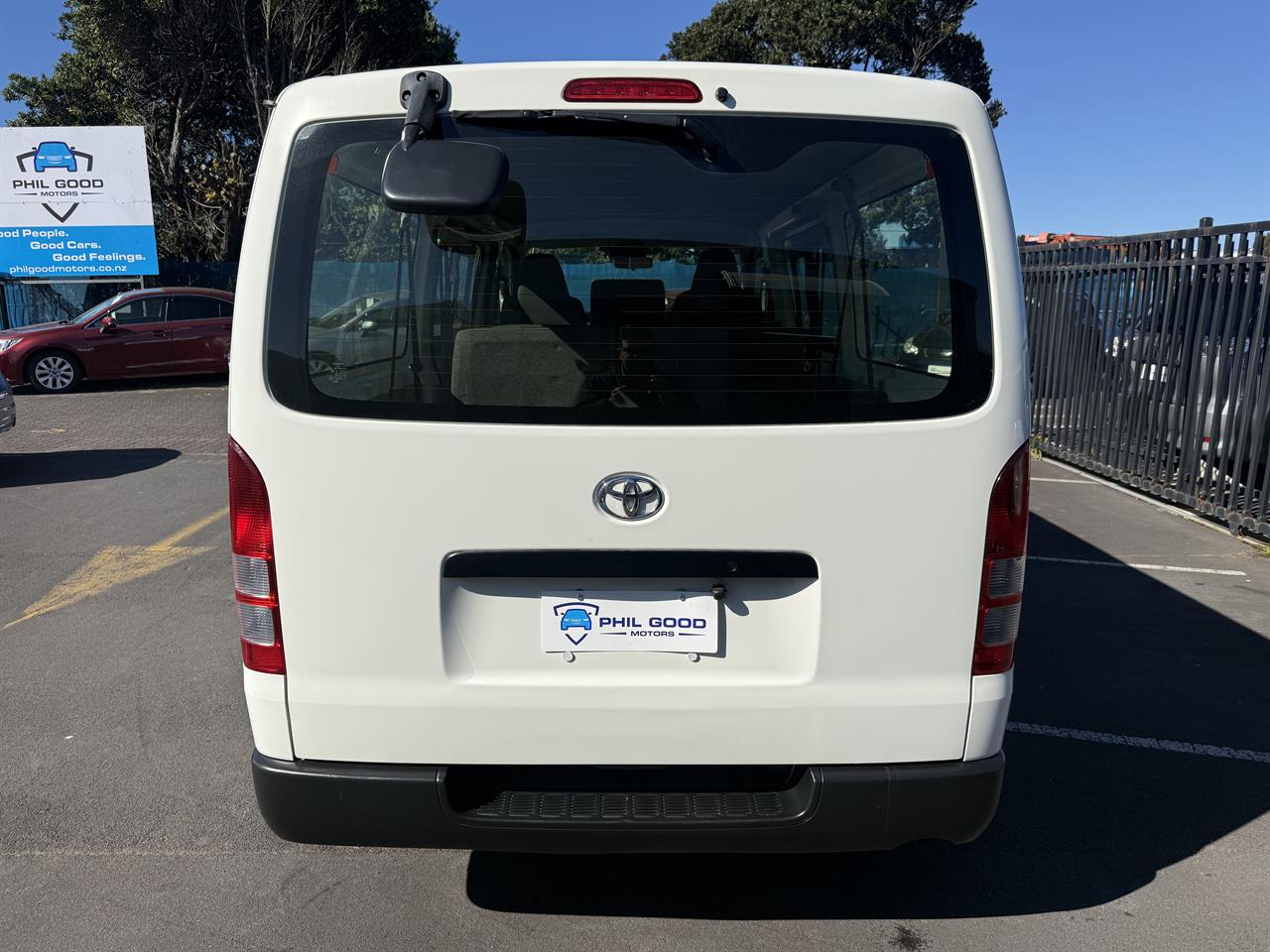 2019 Toyota Hiace thumbnail