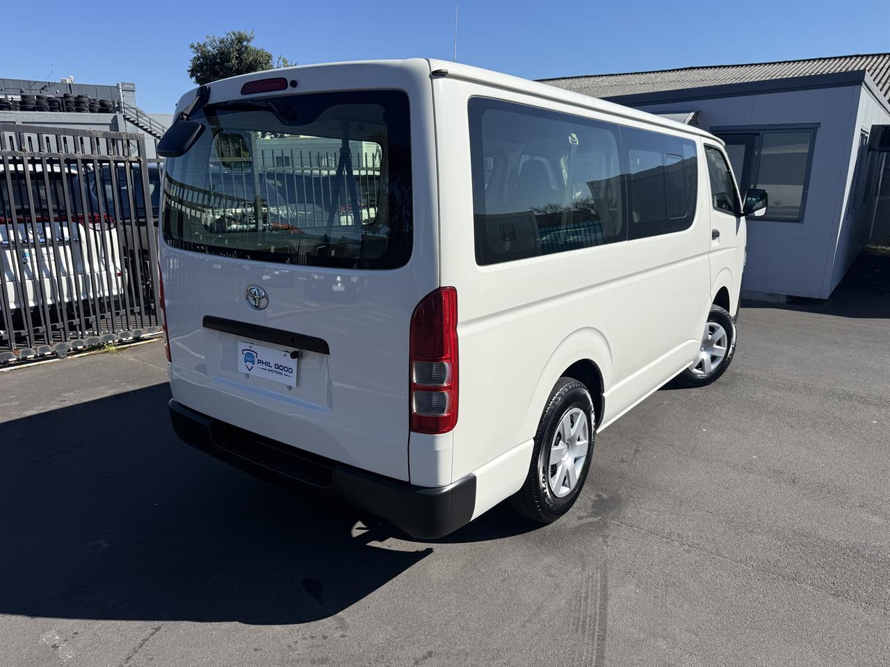 2019 Toyota Hiace thumbnail