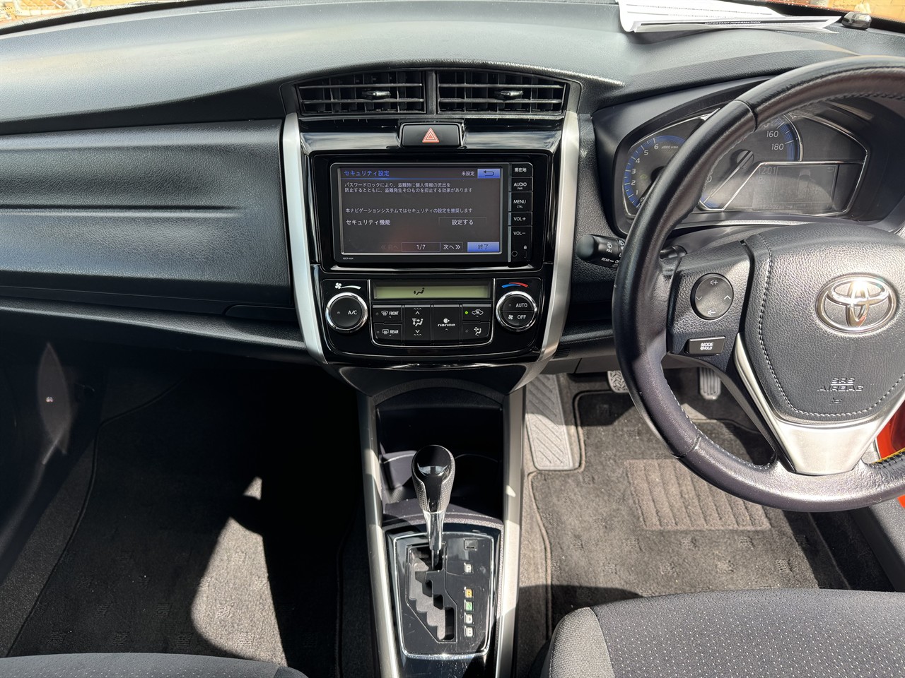 2015 Toyota Corolla thumbnail