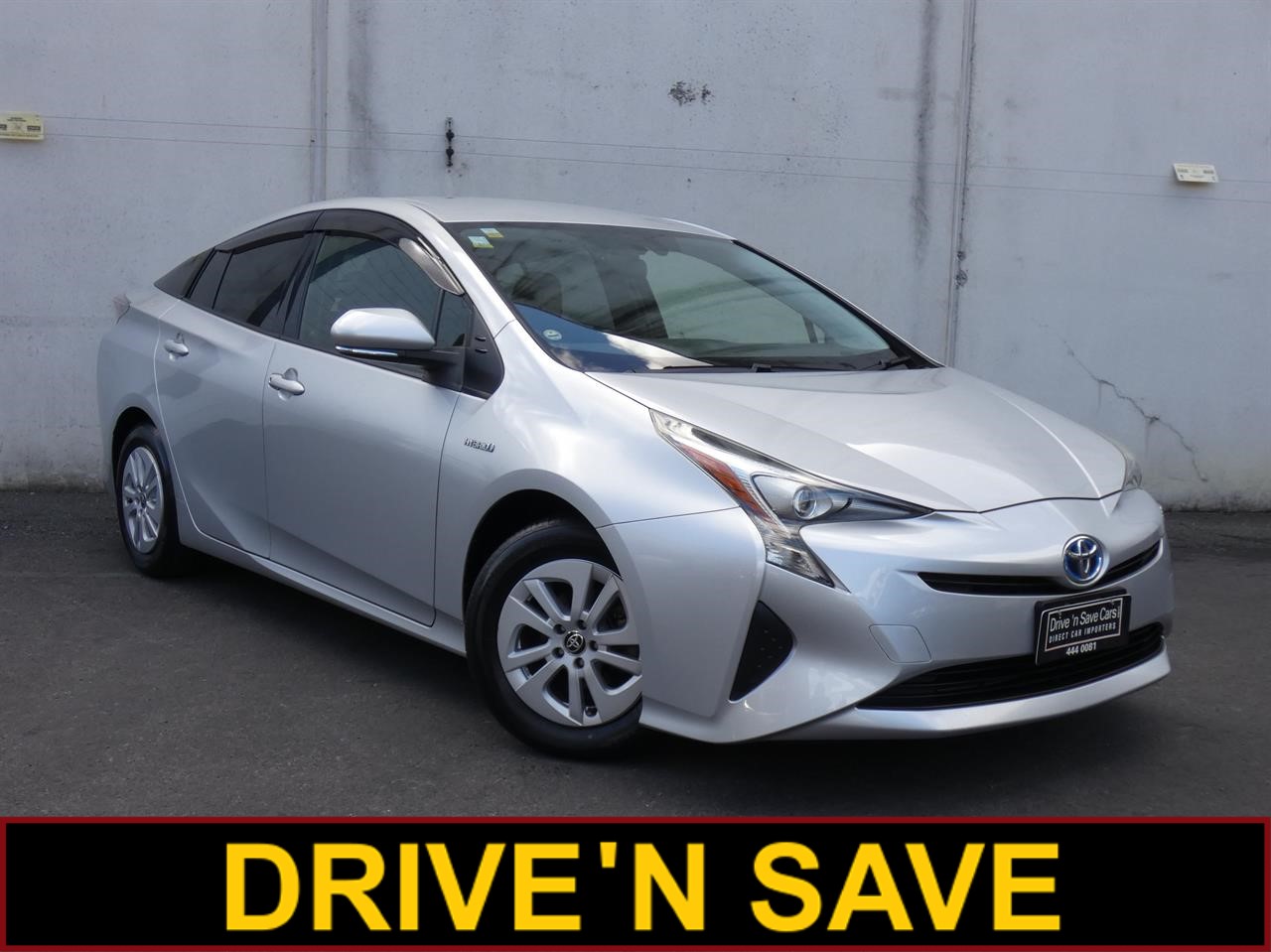 2017 Toyota Prius thumbnail