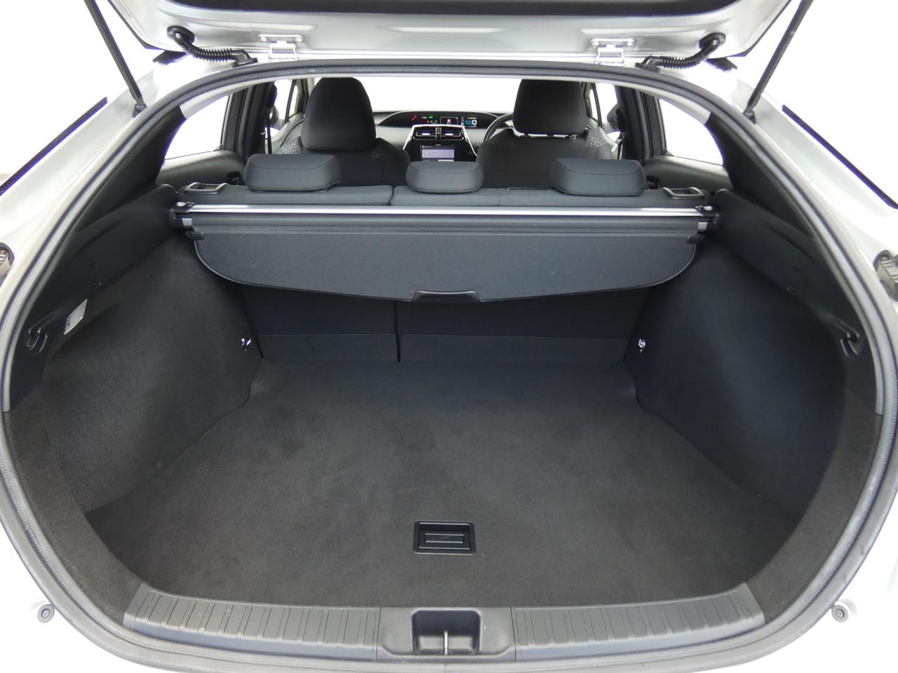 2017 Toyota Prius thumbnail