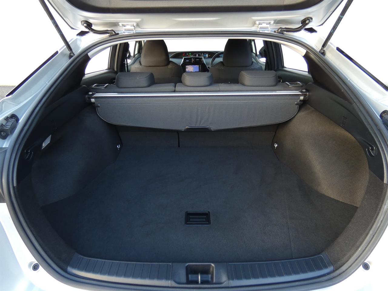 2018 Toyota Prius thumbnail