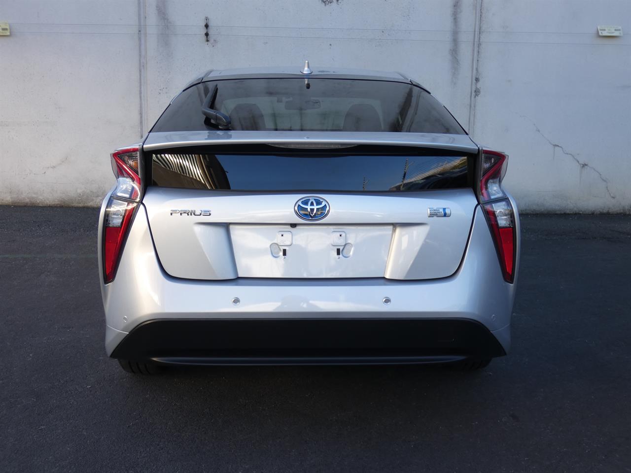 2018 Toyota Prius thumbnail