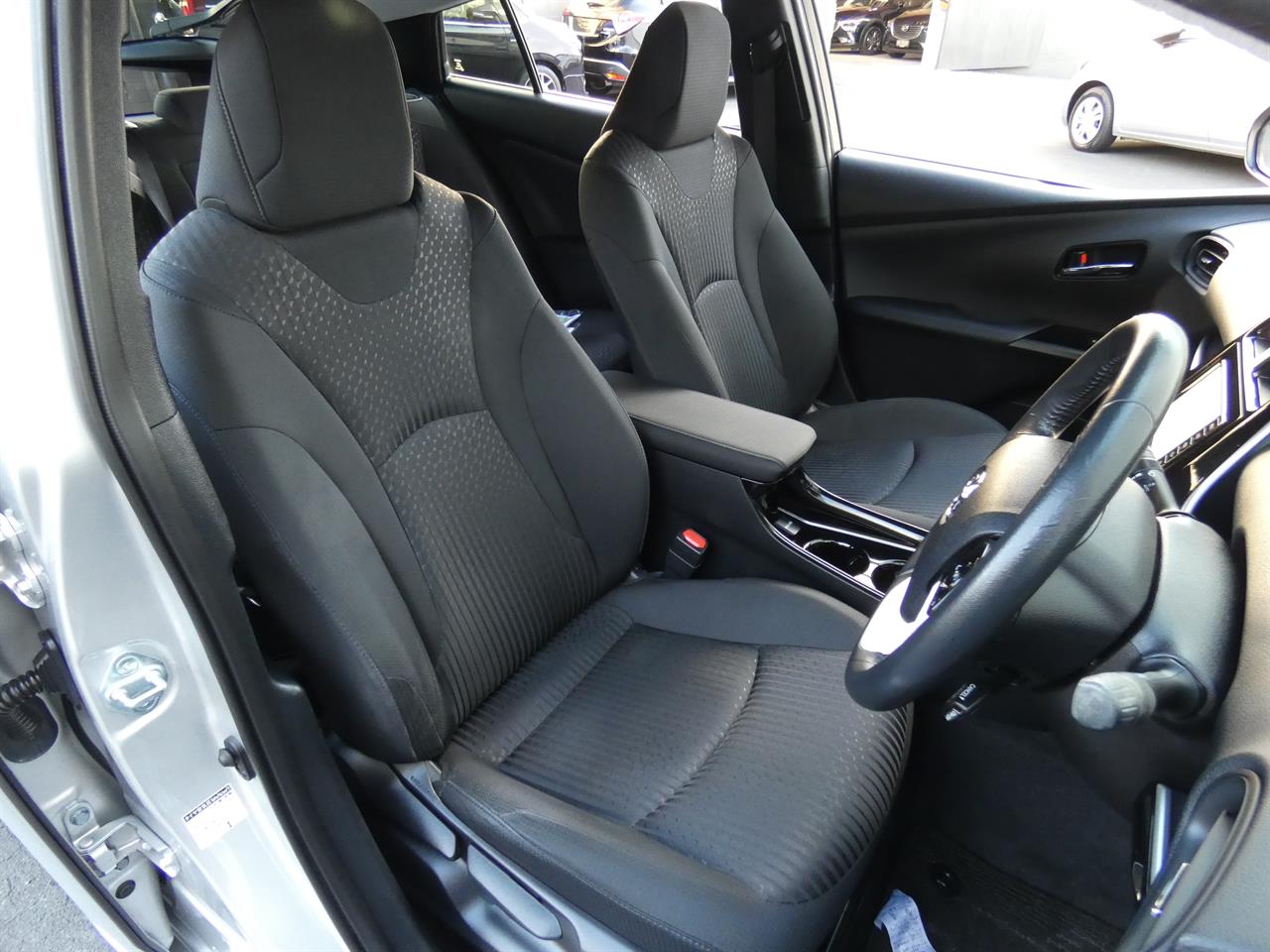 2018 Toyota Prius thumbnail