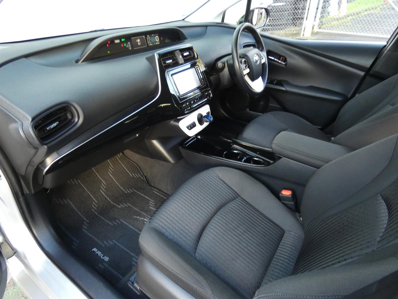 2018 Toyota Prius thumbnail