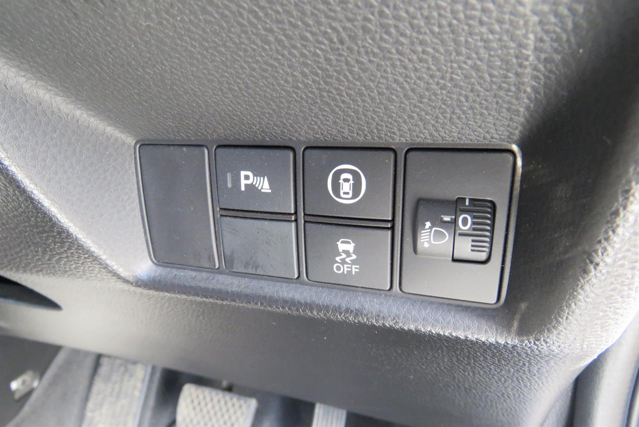 2021 Honda Fit thumbnail